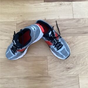 Nike vomero 5 Black and Red Athletic men’s  running shoes size 11.5 used